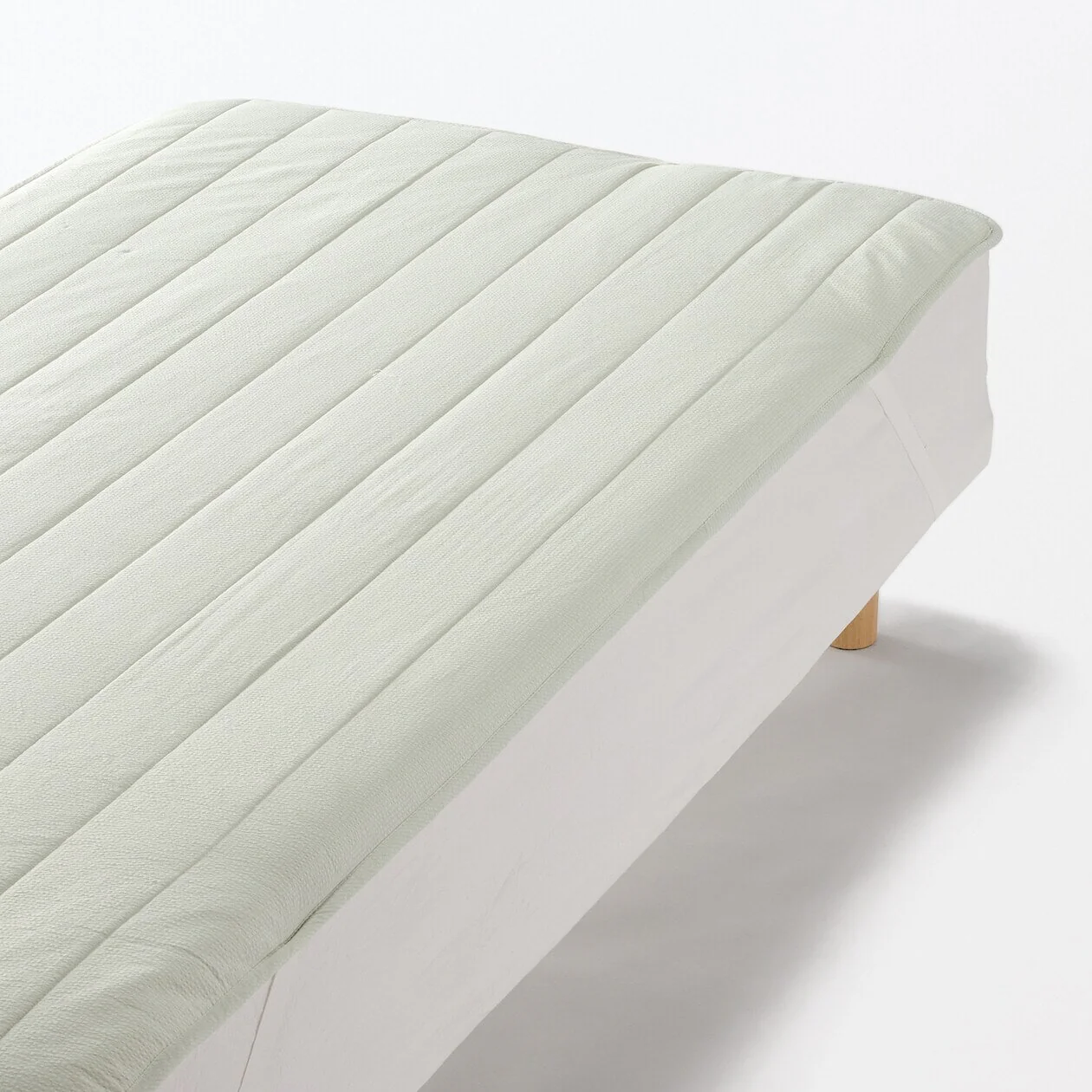 Cotton Seersucker Quilted Pad - Image 10