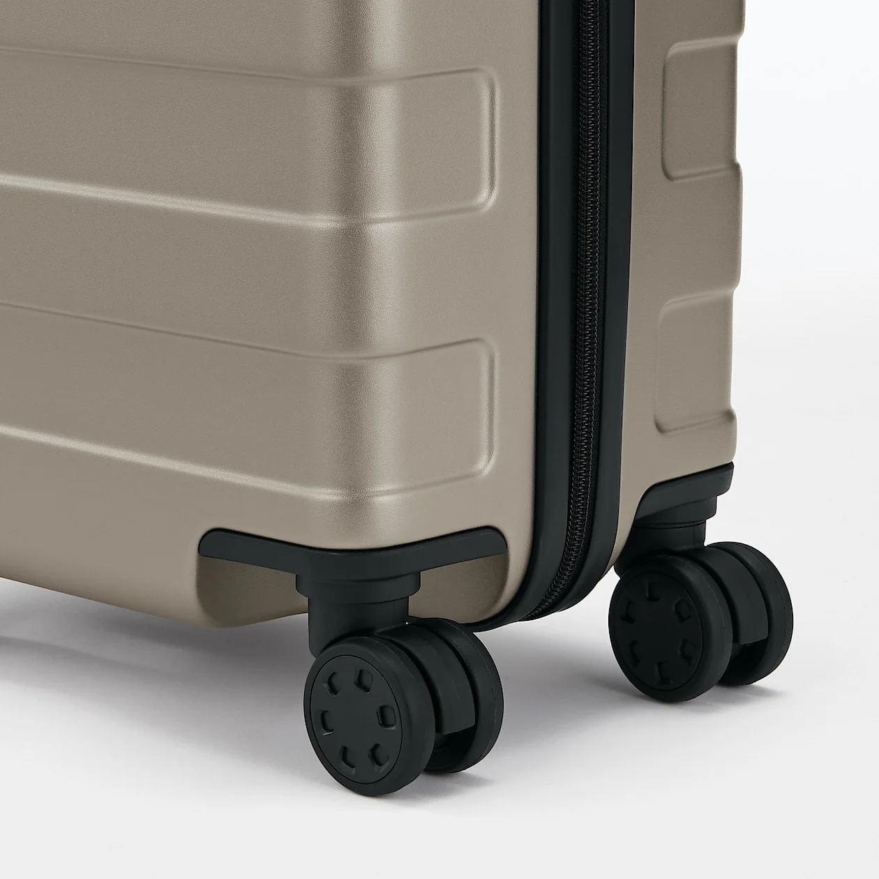 Hard Shell Suitcase - 20L (47cm) - Image 33