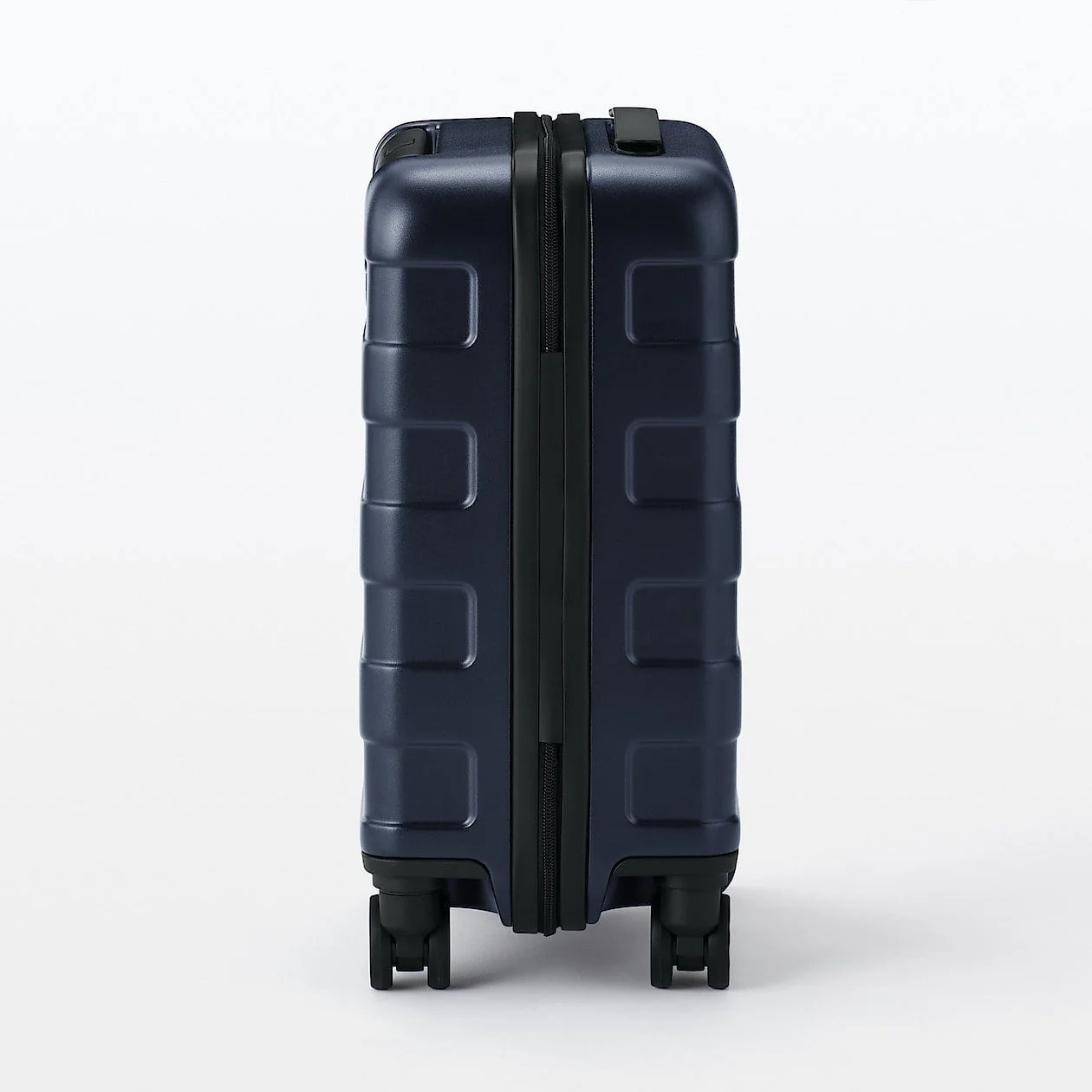 Hard Shell Suitcase - 20L (47cm) - Image 39