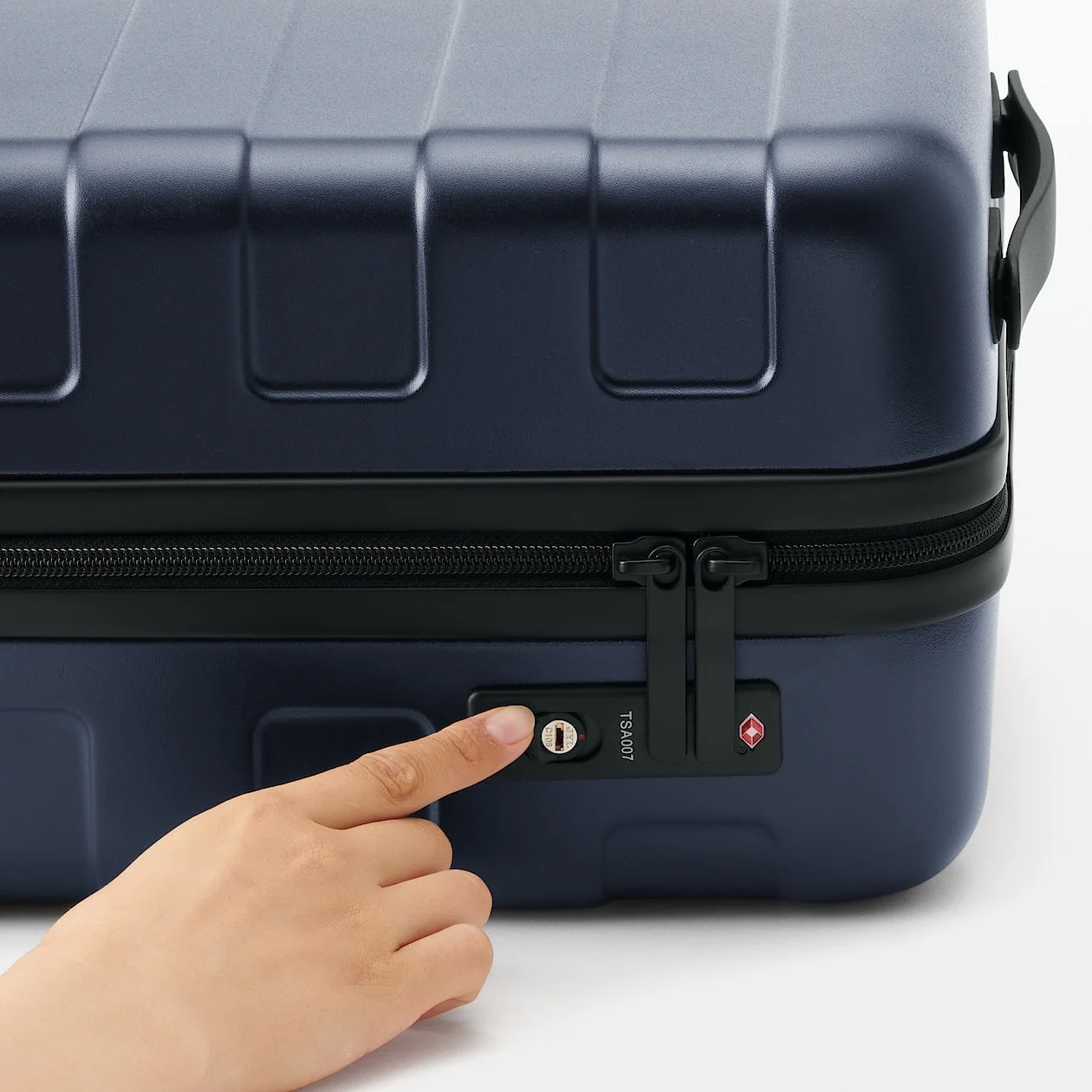 Hard Shell Suitcase - 20L (47cm) - Image 46