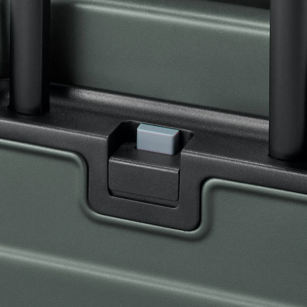 Hard Shell Suitcase - 36L (54cm) - Image 129