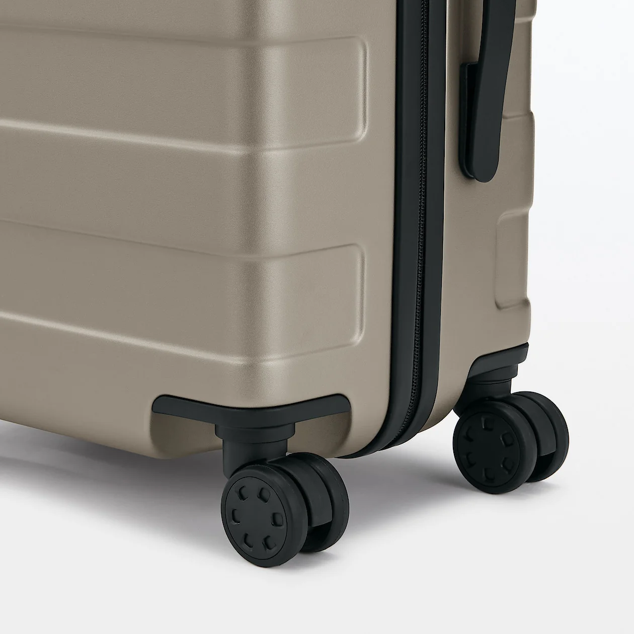 Hard Shell Suitcase - 36L (54cm) - Image 73