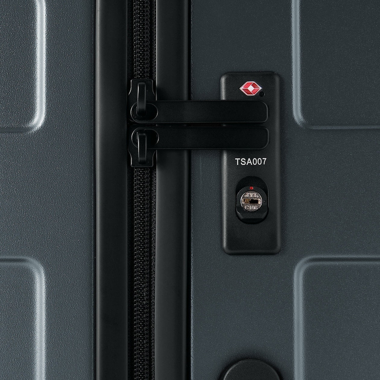 Hard Shell Suitcase - 75L (71.5cm) - Image 111