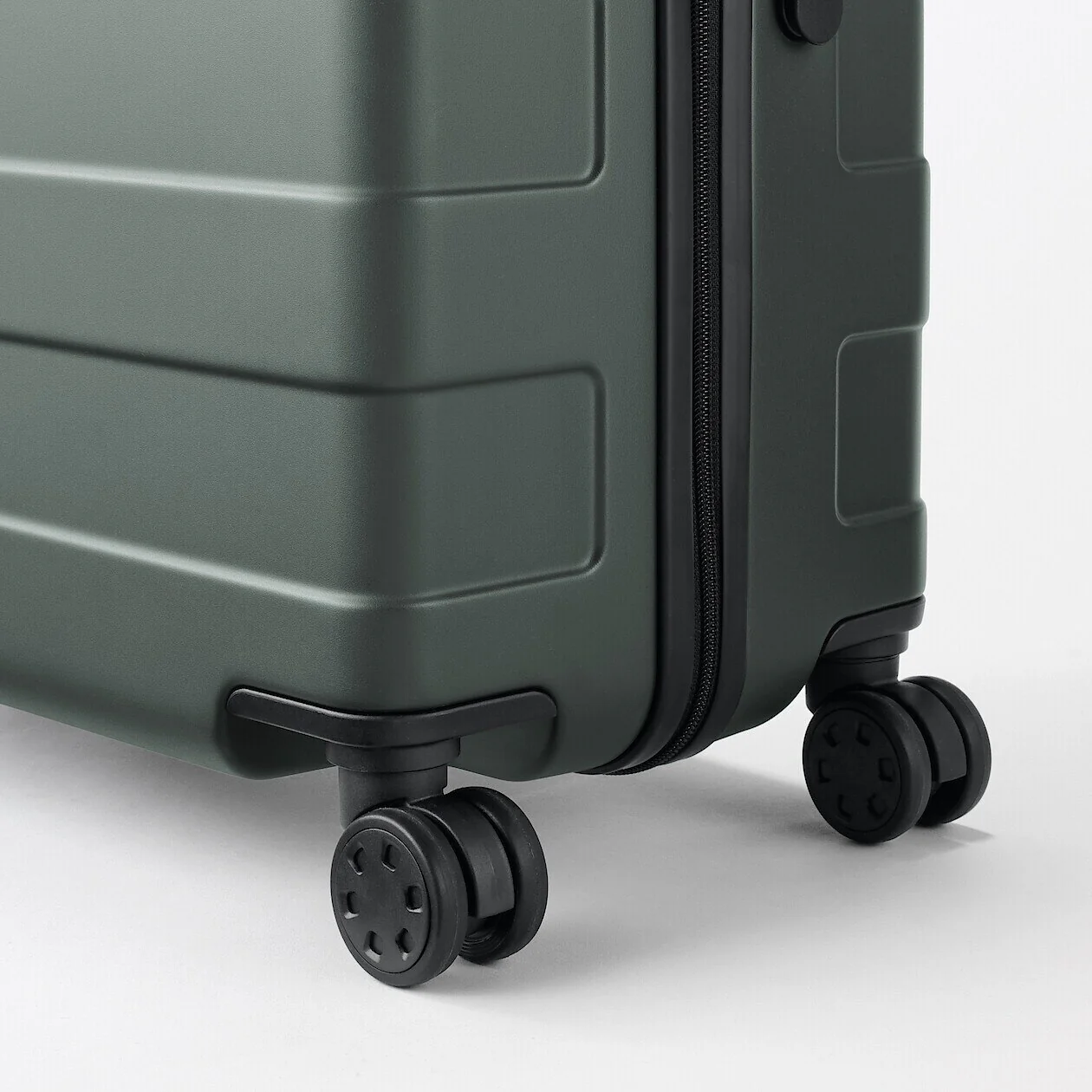Hard Shell Suitcase - 75L (71.5cm) - Image 48