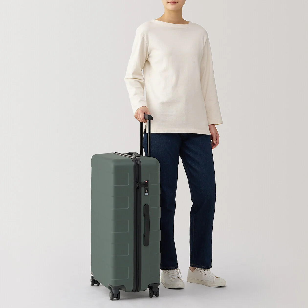 Hard Shell Suitcase - 75L (71.5cm) - Image 56