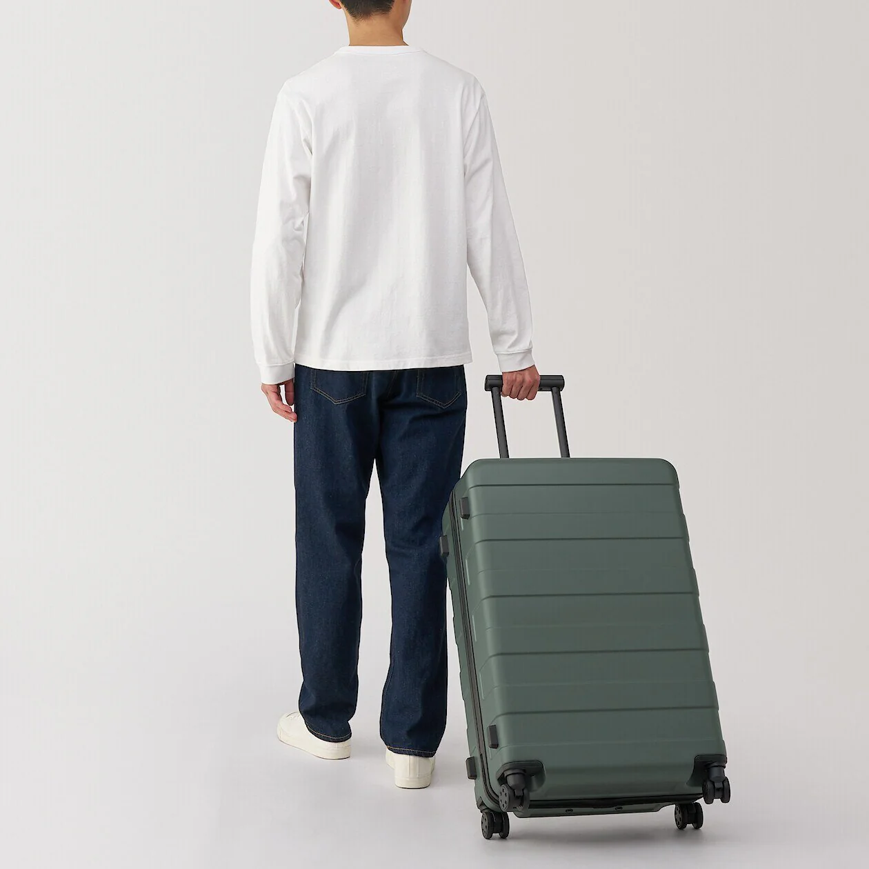 Hard Shell Suitcase - 75L (71.5cm) - Image 57