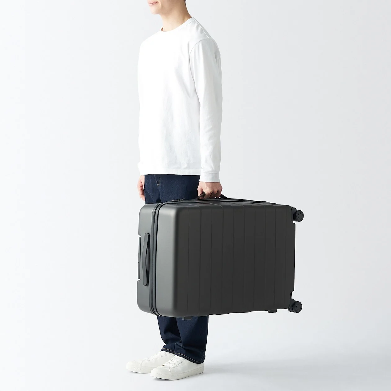 Hard Shell Suitcase - 75L (71.5cm) - Image 65
