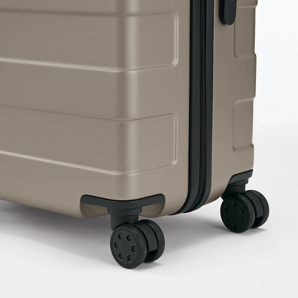 Hard Shell Suitcase - 75L (71.5cm) - Image 99