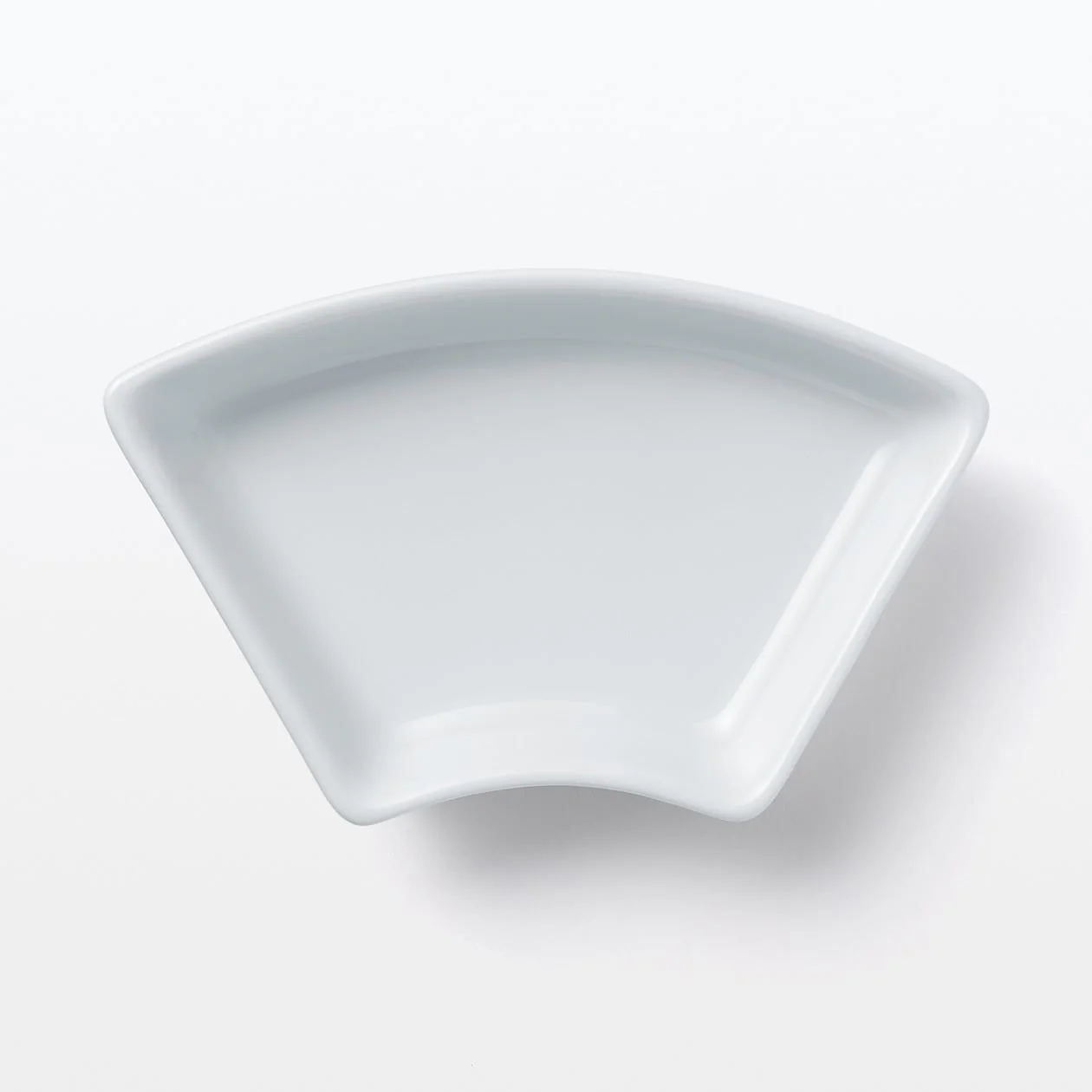 Hasami White Fortune Small Plate - Fan - Image 3