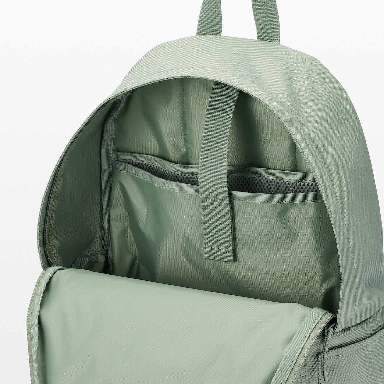 Less Tiring Water Repellent Backpack - Image 14