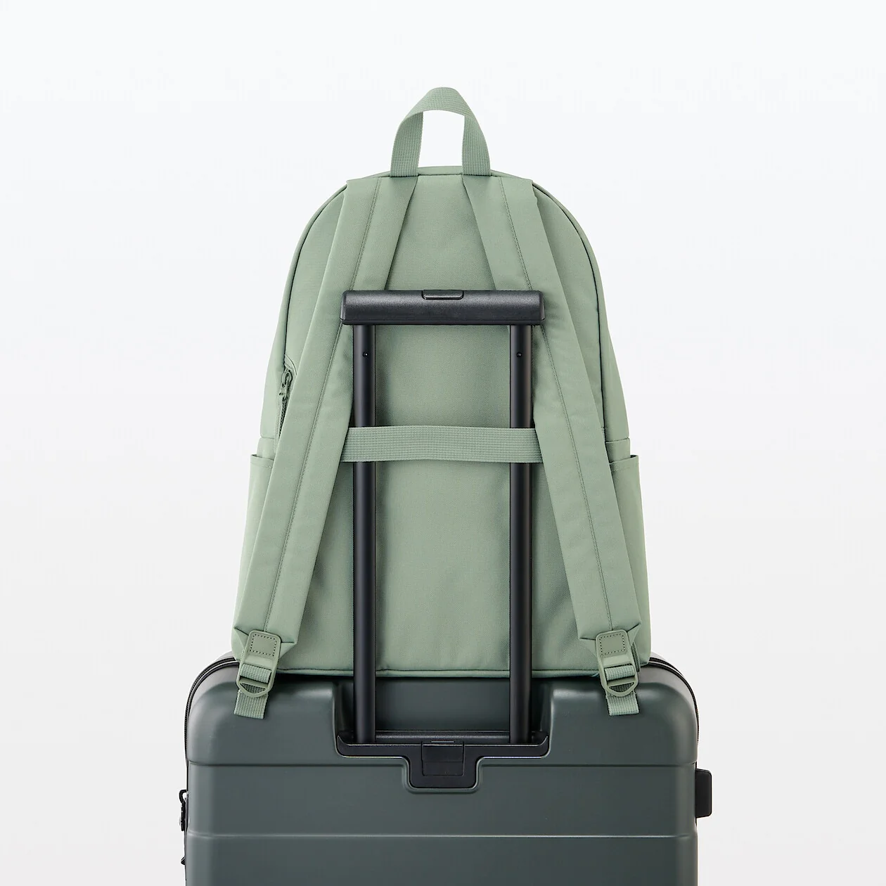 Less Tiring Water Repellent Backpack - Image 25