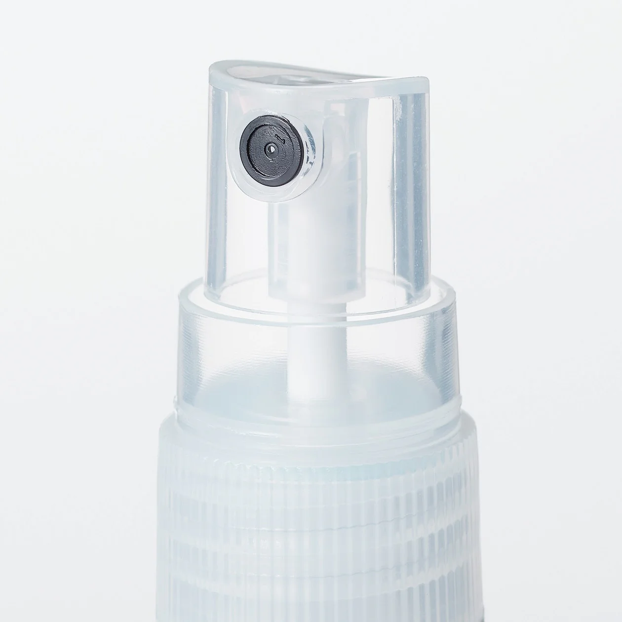 Polyethylene Travel Spray Bottle (15ml) - Image 3