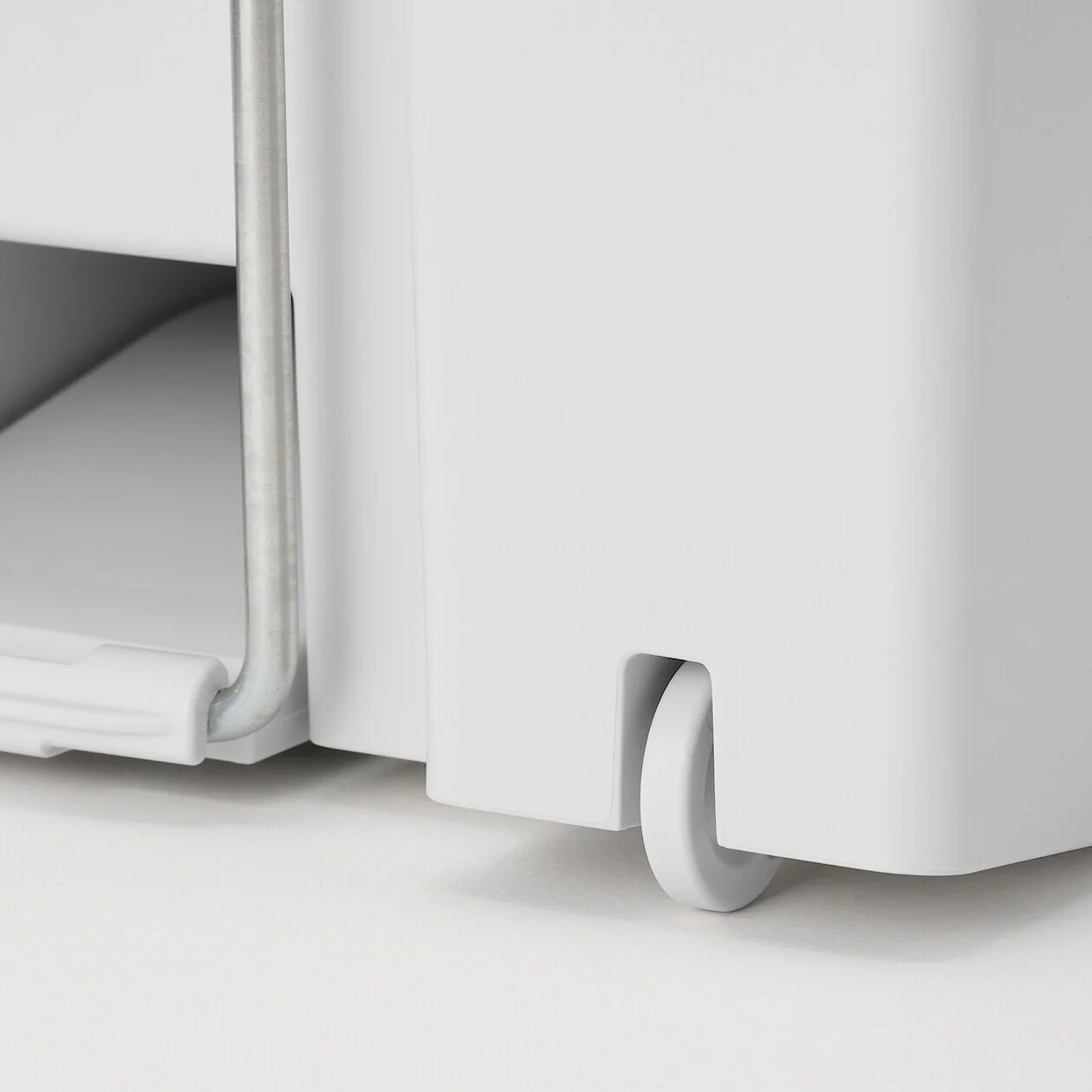 Polypropylene Pedal Dust Bin - Image 17