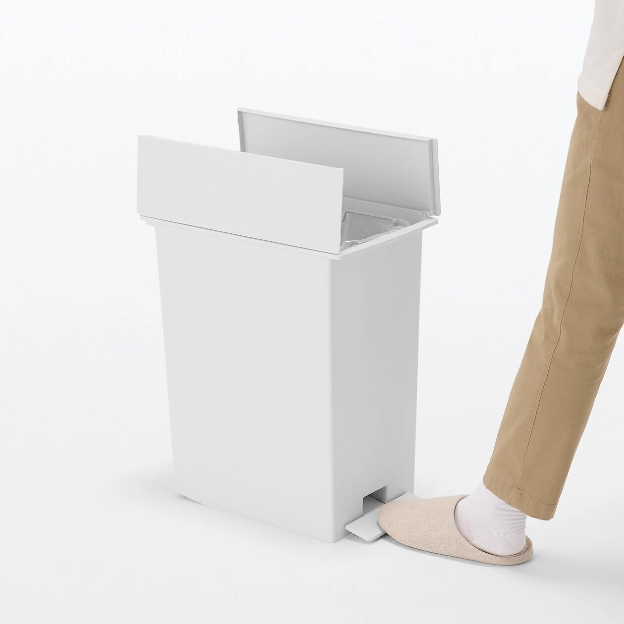 Polypropylene Pedal Dust Bin - Image 19
