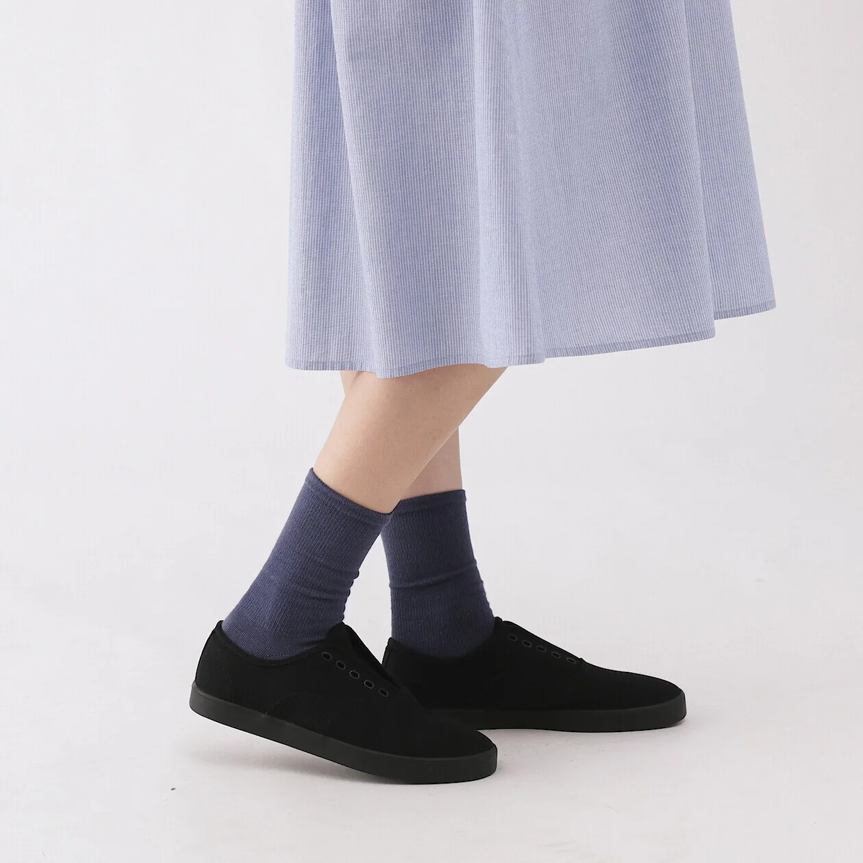 Right Angle Loose Top Tapered Socks - Image 11