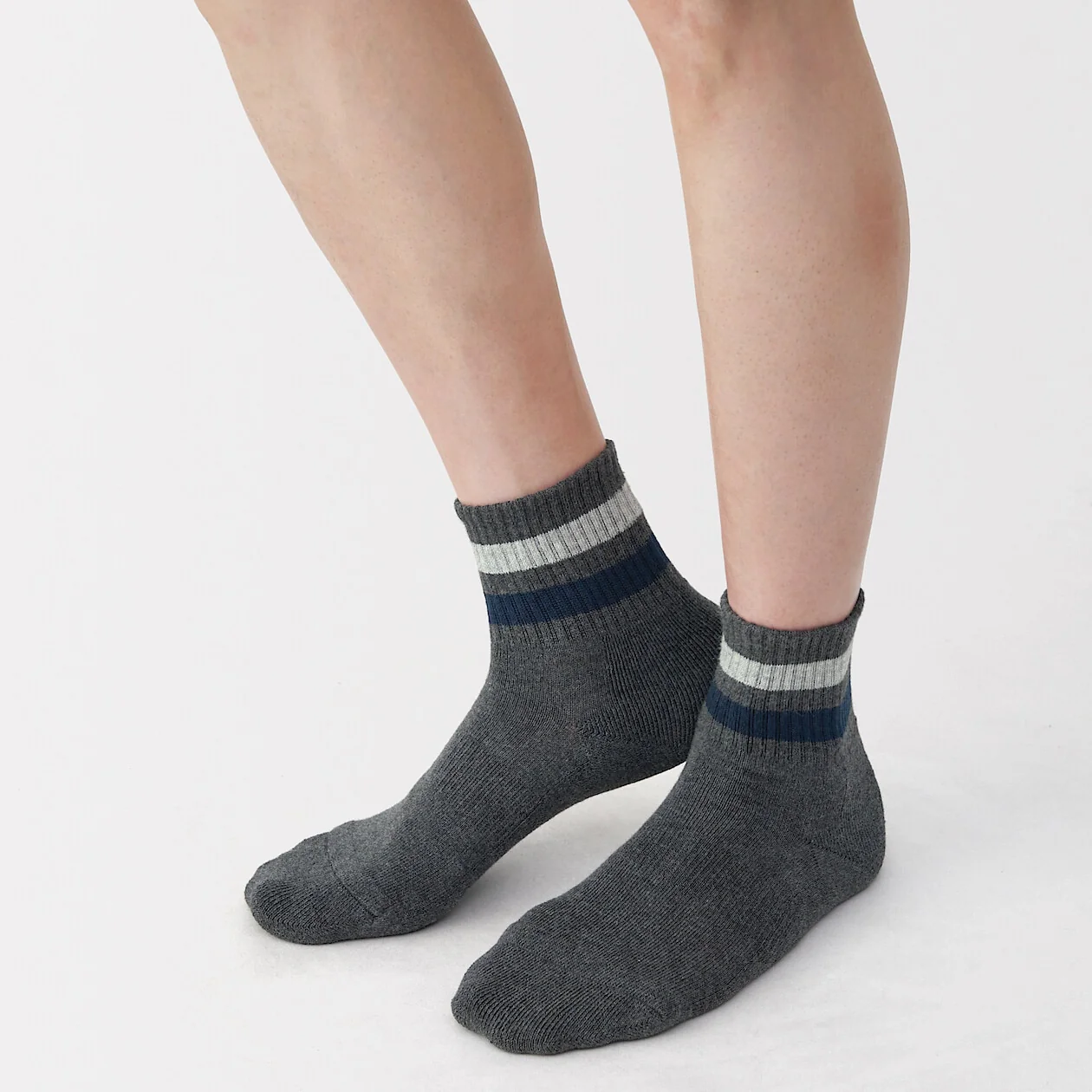 Right Angle Pile Stripe Short Socks - Image 4