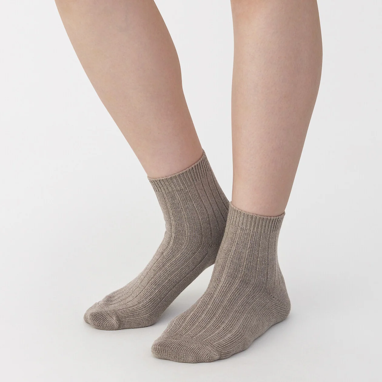 Right Angle Soft Top Ribbed Short Socks - Image 14