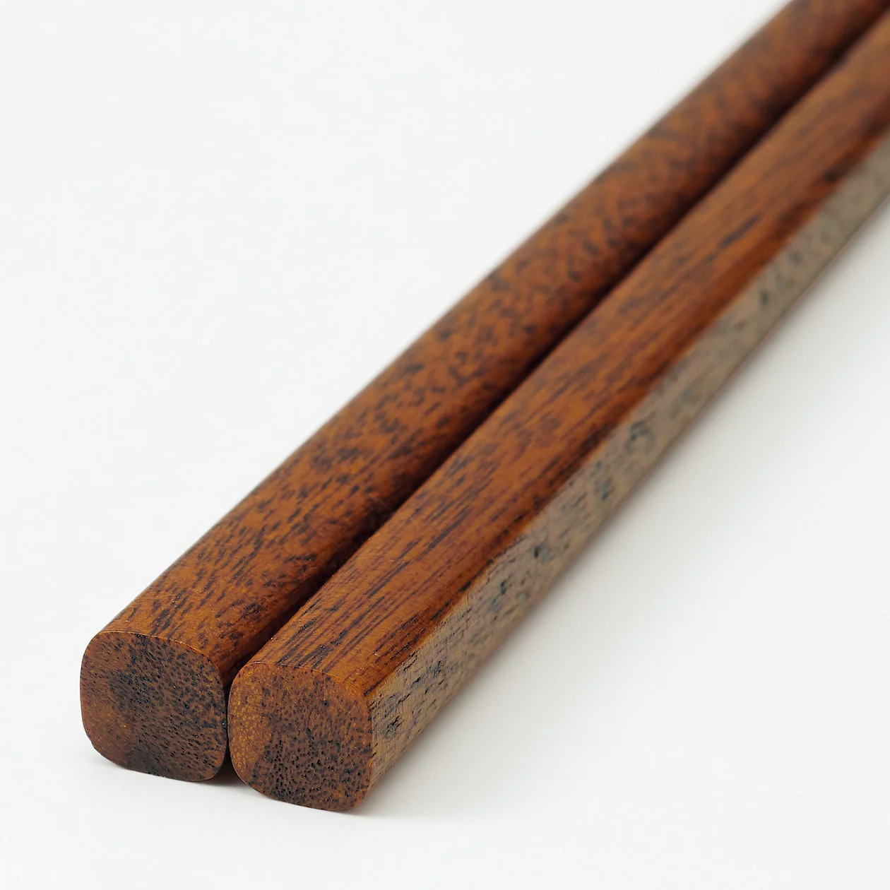 Rounded Lacquered Chopsticks - 21cm - Image 3