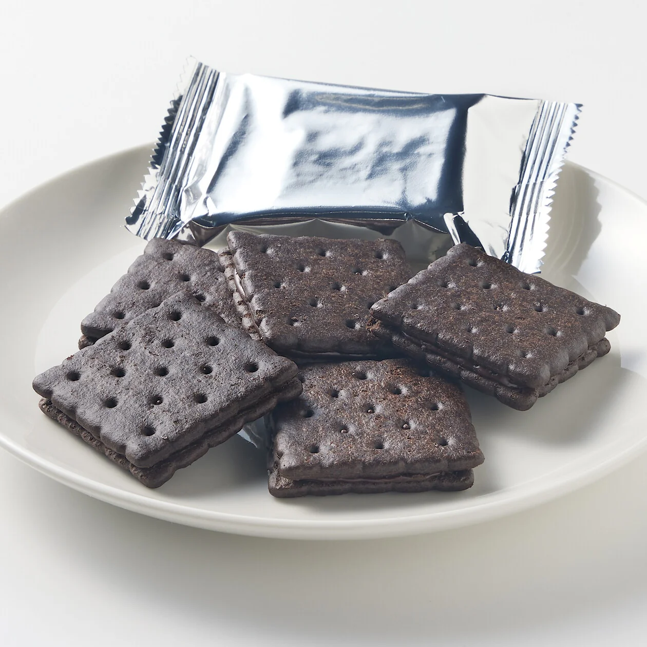 Salted Cocoa Cracker with Chocolate Cream (12 pcs)