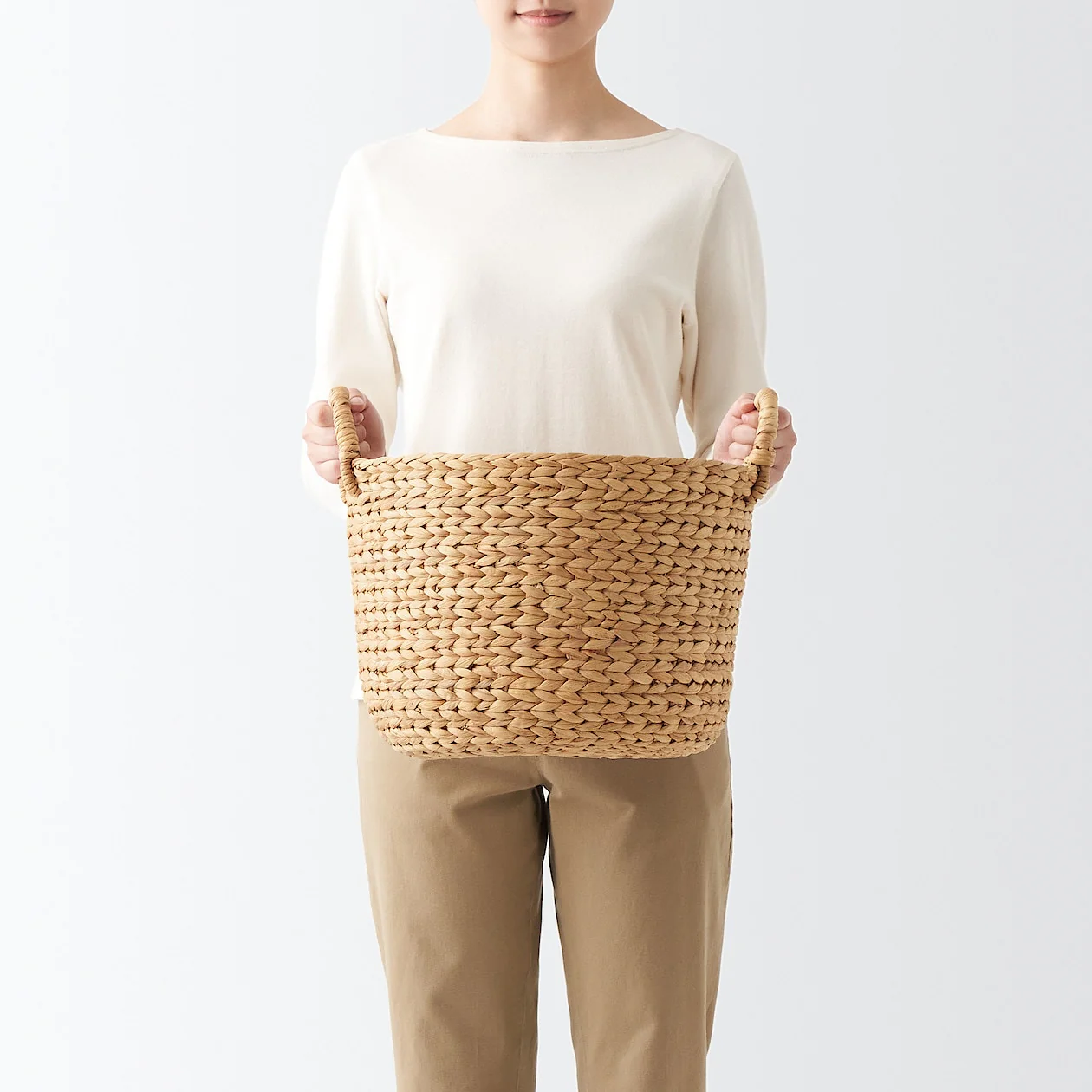 Water Hyacinth Round Basket with Handles - Image 7
