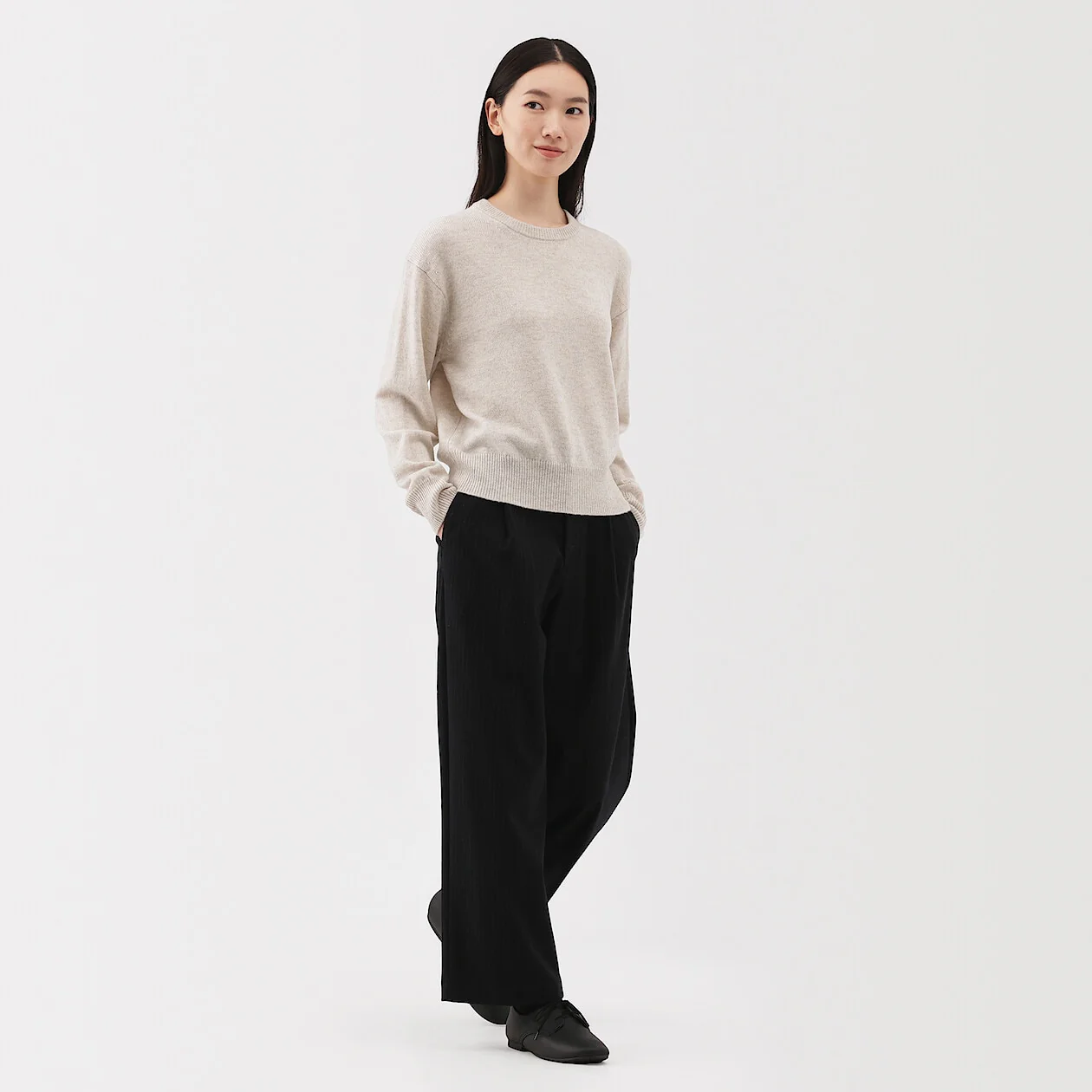 Washable Wool Mid-Gauge Crewneck Sweater - Image 13