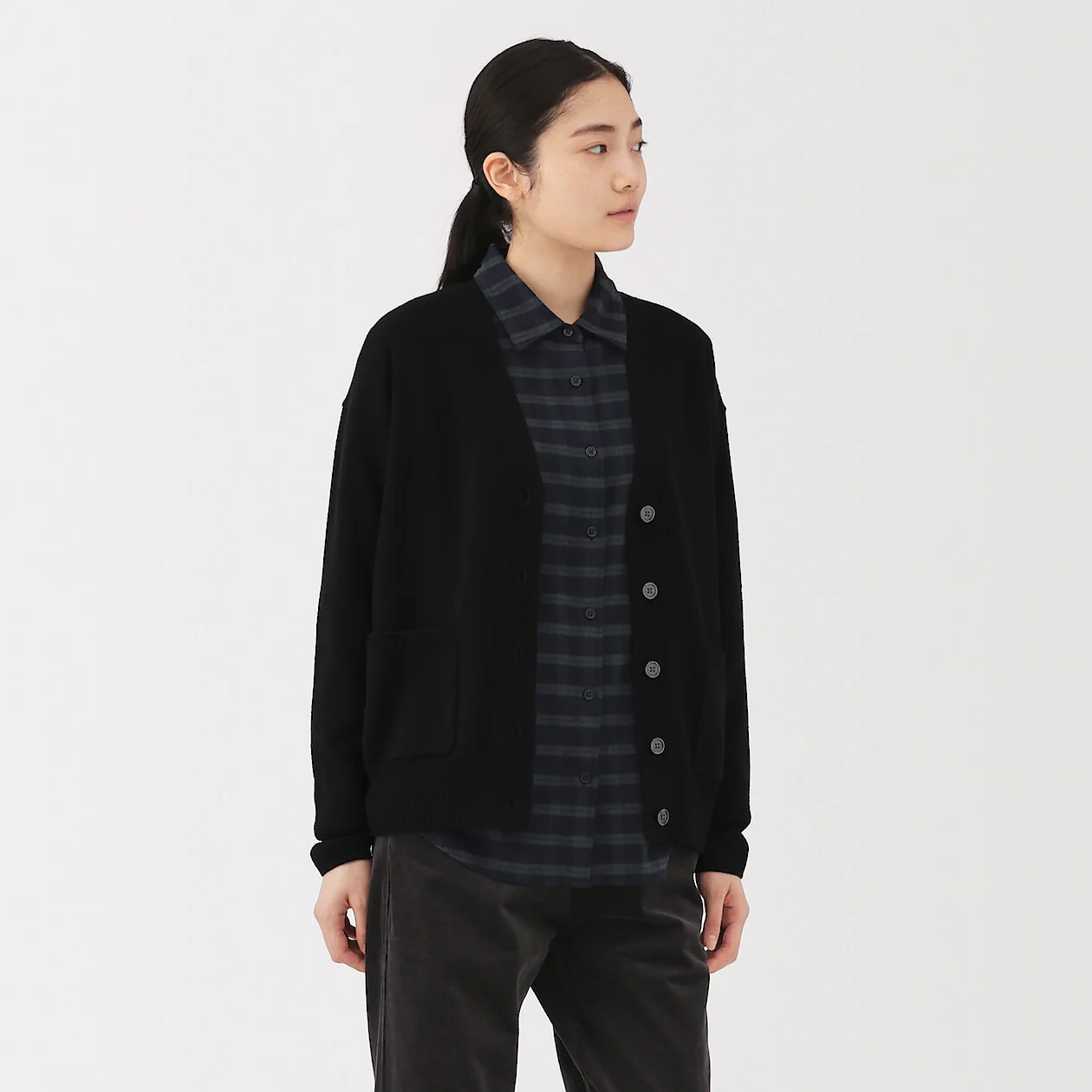 Washable Wool Mid-Gauge V-Neck Cardigan - Image 18