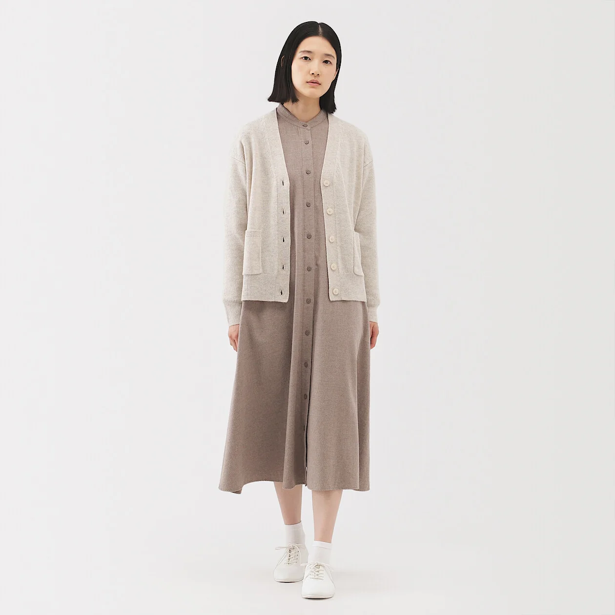 Washable Wool Mid-Gauge V-Neck Cardigan - Image 23